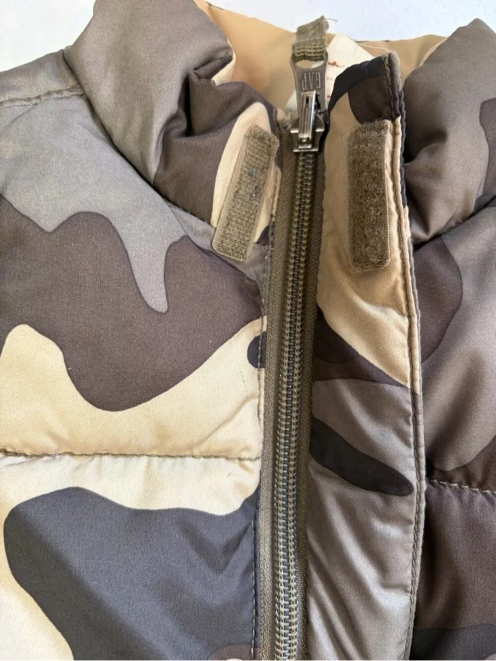 Baby Gap Toddler Reversible Camo Puffer Vest Brown Tan Zip Pockets boy size 2t